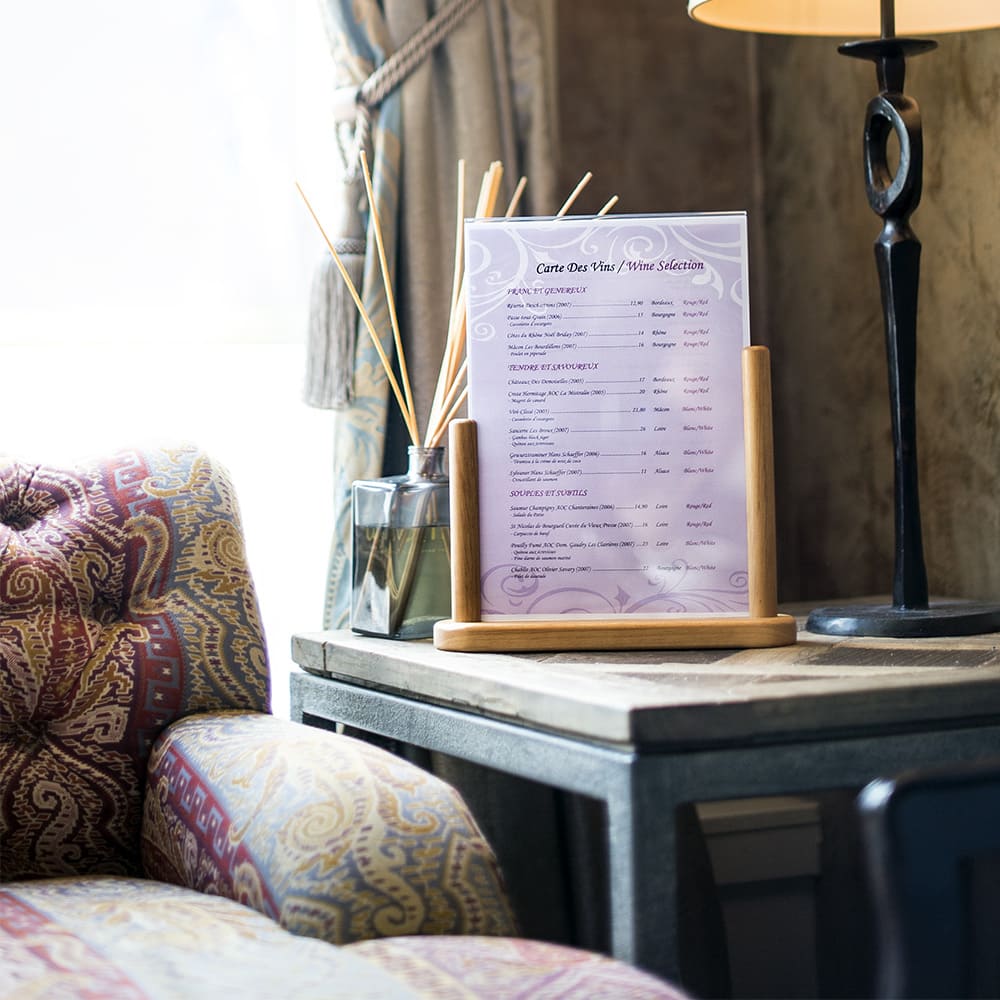 Securit® Acryl-Tischaufsteller mit lackiertem Fuss aus Hartholz