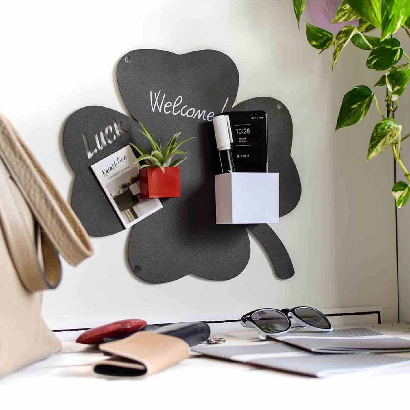 KalaMitica® Kreidetafel Magnetisch, Ohne Rahmen, Kleeblatt, 33x33cm, Schwarz/Anthrazit