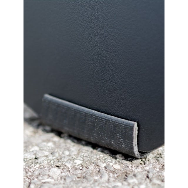 Kundenstopper Piccolo, schwarze Kreidetafel, Kundenstopper für Bars, Detailfoto der Gumifüsse