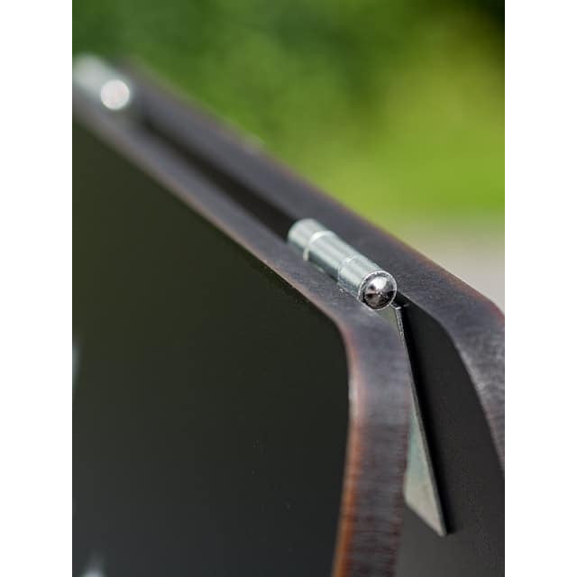 Kundenstopper Piccolo, schwarze Kreidetafel, Kundenstopper für Bars, Detailfoto der Scharniere