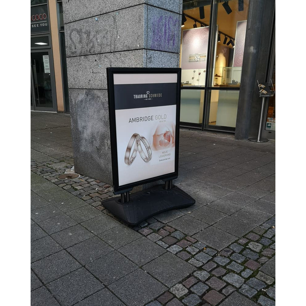 Schwarzer Strassenständer günstig online kaufen