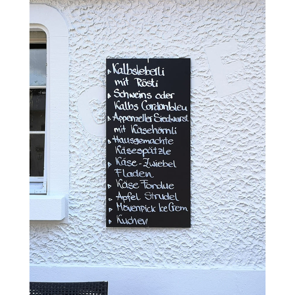 Wandkreidetafel beschriftet mit Kreidemarker